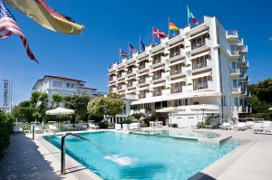 Hotel Il Negresco facade from the pool